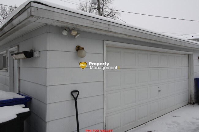 Building Photo - 708 N Fernmeadow Dr