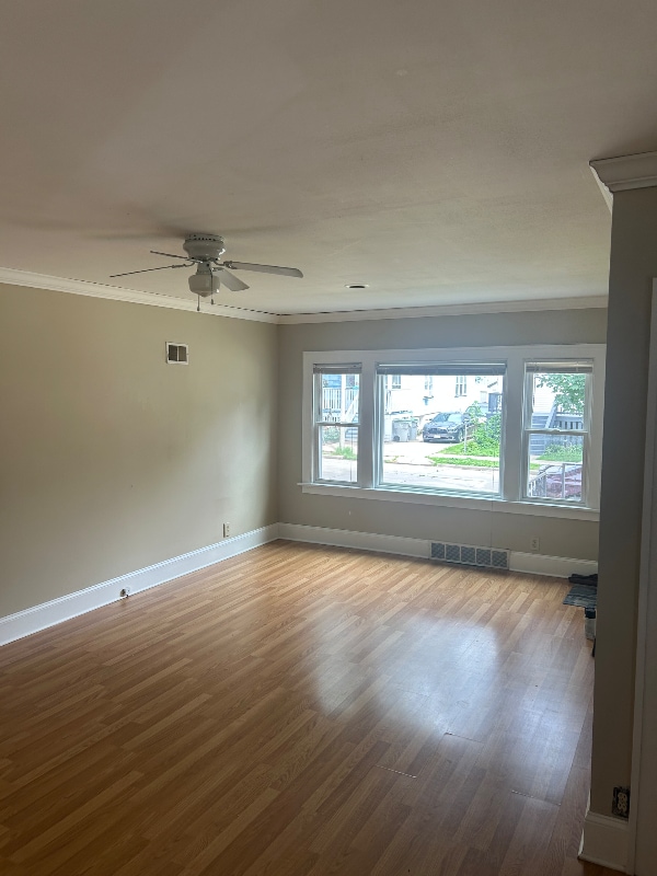 Foto del edificio - 3041 S Hanson Ave