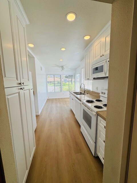 Building Photo - 6134 Village 6