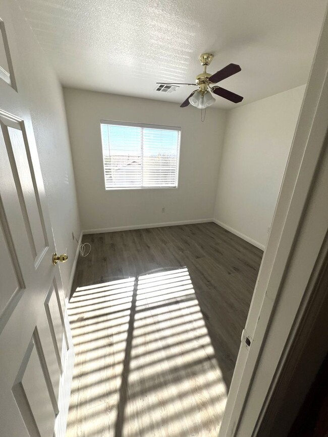 Foto del edificio - BEAUTIFUL 4 BEDROOM, 2.5 BATH HOME