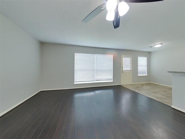 Foto del edificio - 6823 Highwind Bend Ln