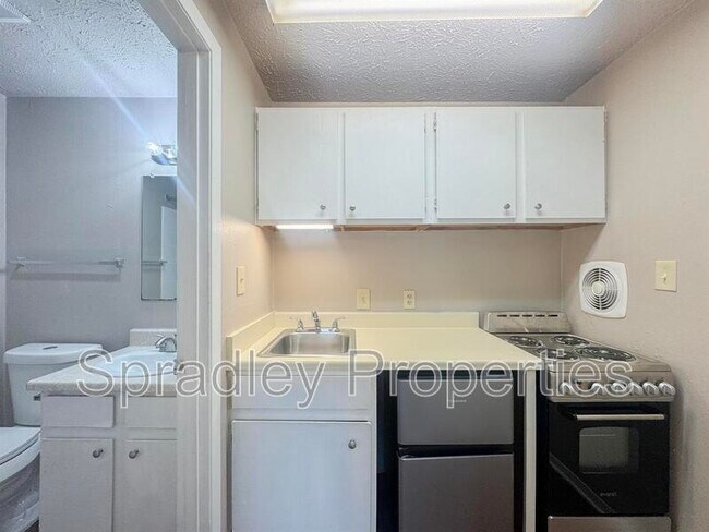 Building Photo - 608 John Paul Jones Dr