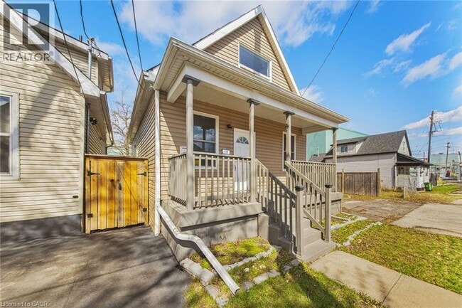 Building Photo - 109 Gertrude St