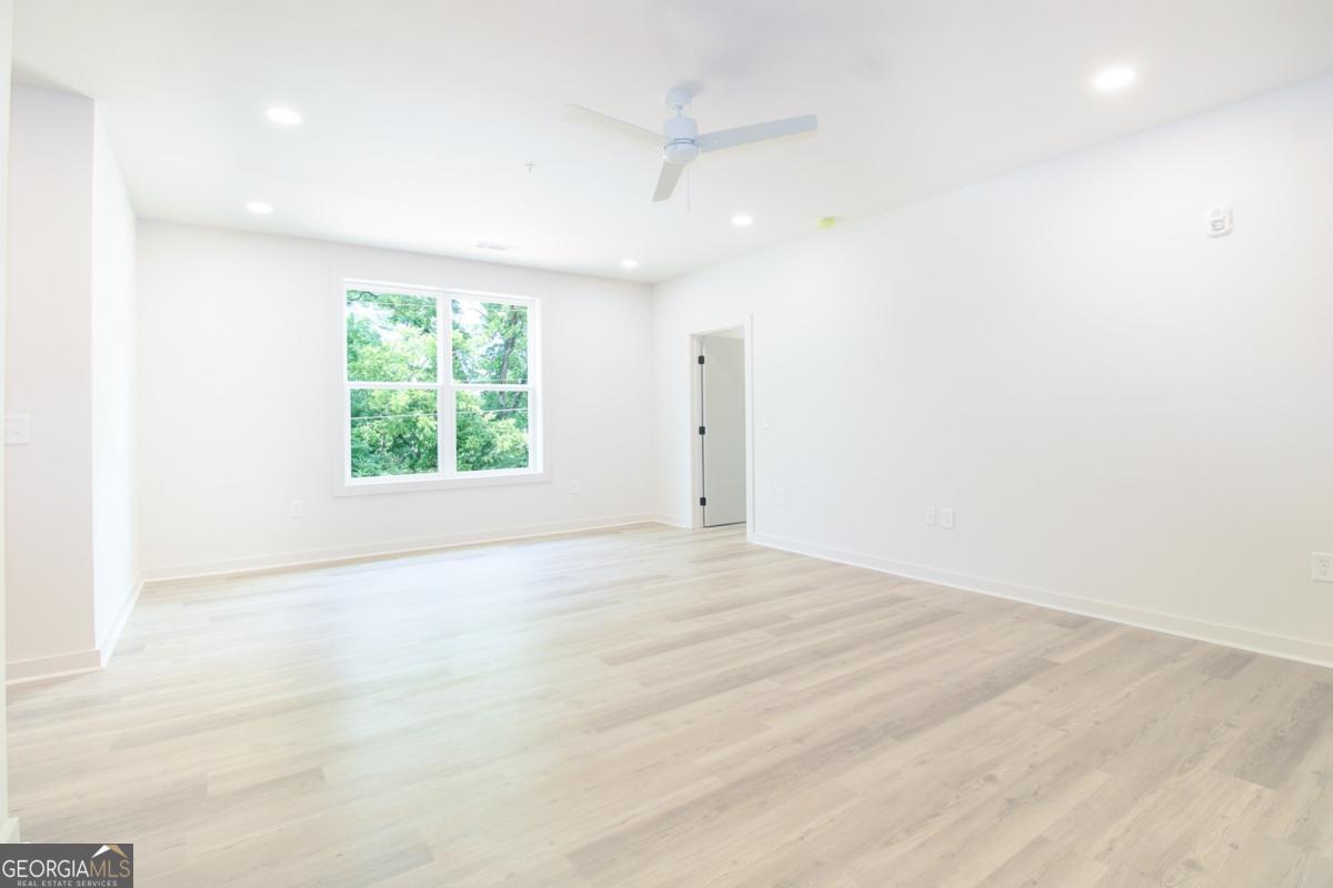 Primary Photo - 260 Martha Dr