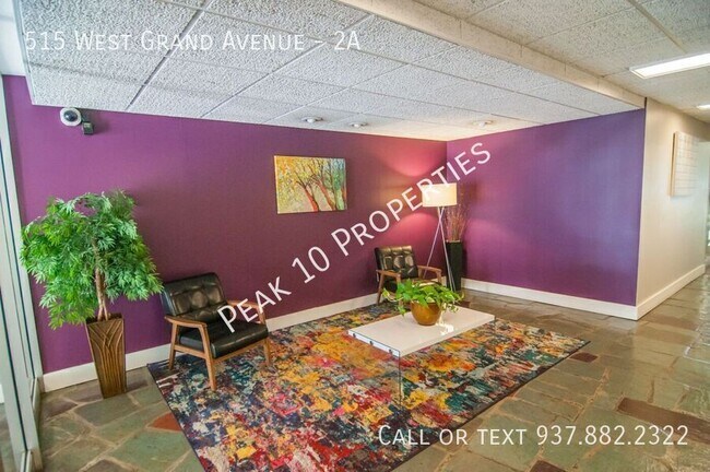Foto del edificio - 515 W Grand Ave