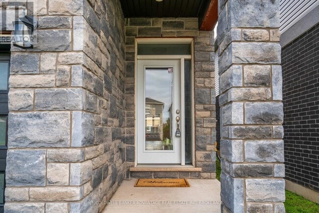 Building Photo - 177 Louise St.