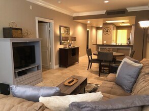 Building Photo - 220 E Flamingo Rd