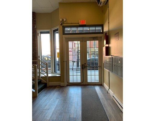Building Photo - 16 Merrimack St