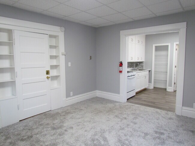 Foto del edificio - 327 E Cherry St