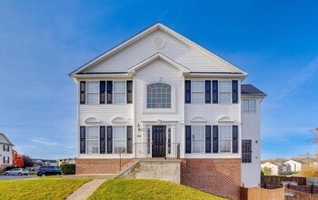 Building Photo - 579 Kirkcaldy Wy