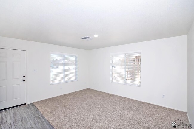 Foto del edificio - 7561 E 45th St