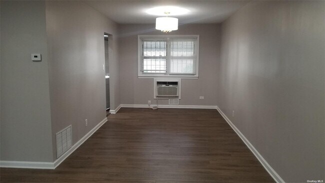 Foto del edificio - 144-36 Weller Ln