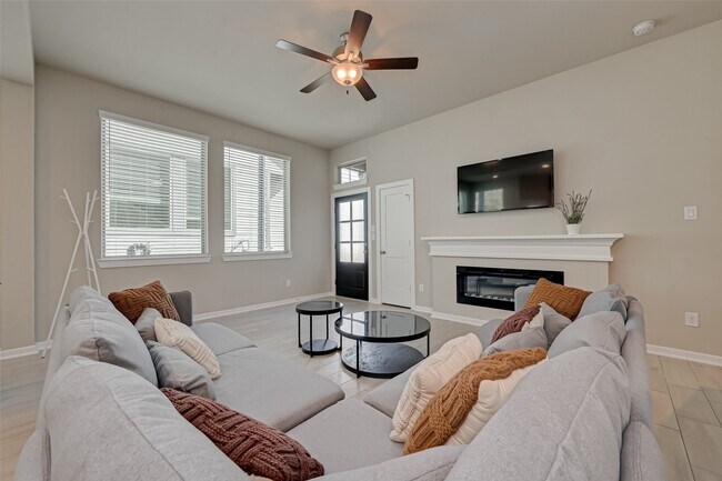 Foto del edificio - 559 Longleaf Pine Dr