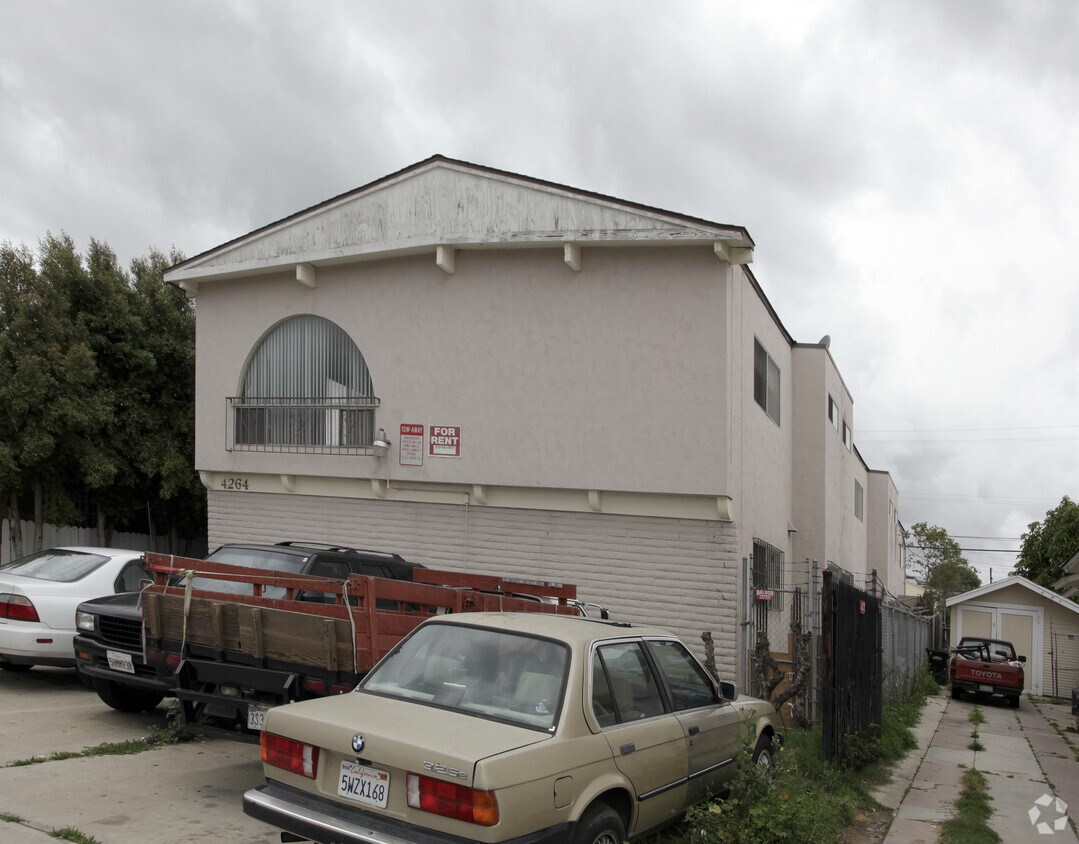 Primary Photo - 4264 Euclid Ave
