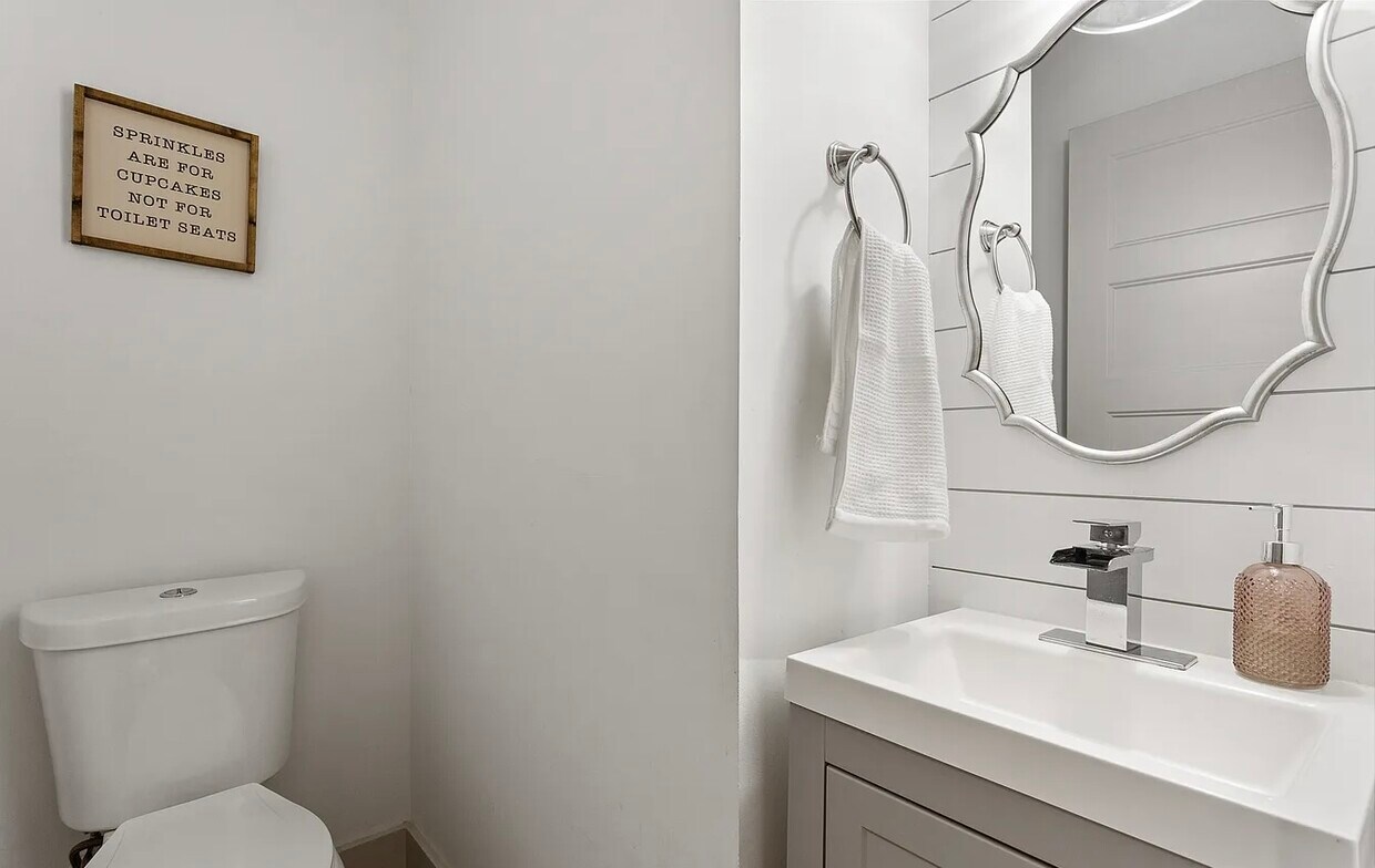 Foto principal - 2129 Kensington Gates Dr NW