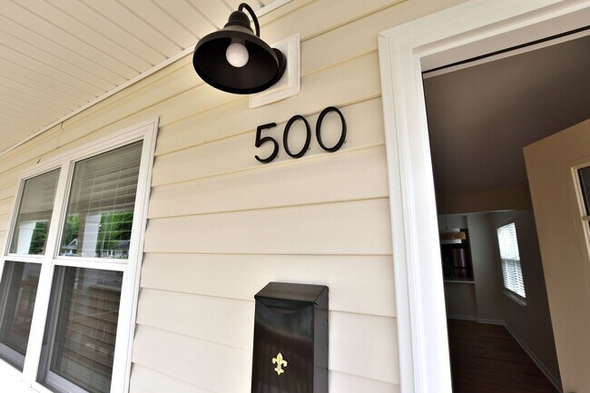 Foto del edificio - 500 Western Ave