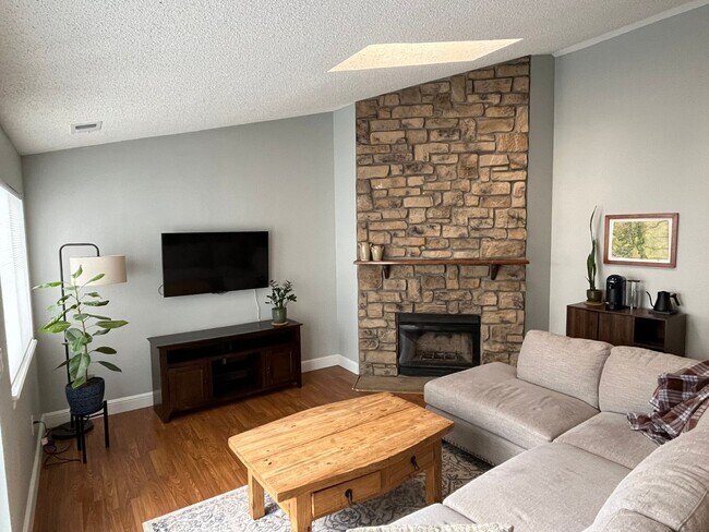 Foto del edificio - Two Bedroom Condo in Arvada