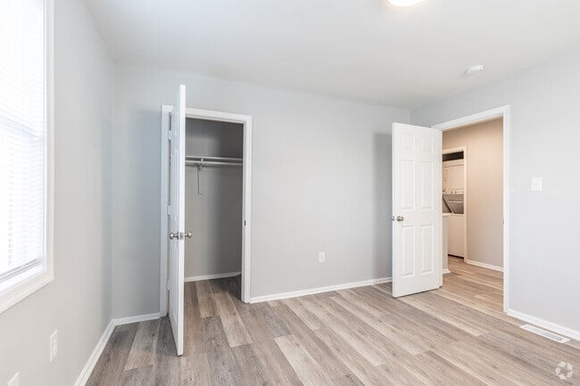 2BR, 1BA - Park Northside Apartments