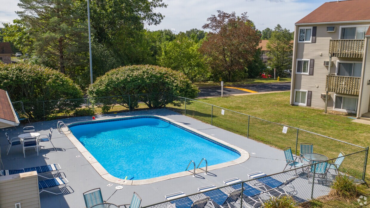 Village Square Apartments Apartments at 2890 S 9th St Kalamazoo, MI