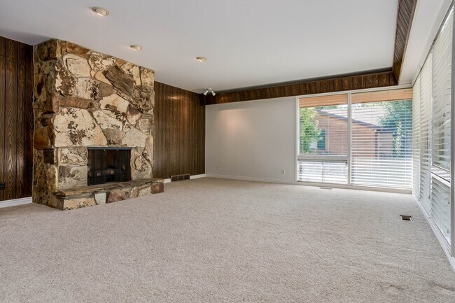 Building Photo - 5005 S Wander Ln