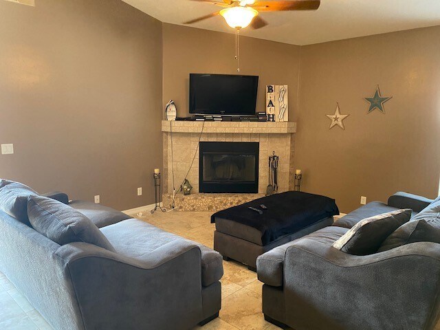 Building Photo - 7850 S Oriole Dr