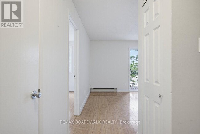 Building Photo - 250 Brittany Dr