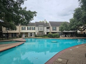 Building Photo - 12968 Trail Hollow Dr
