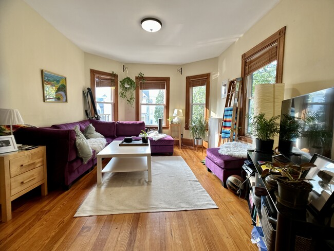 Building Photo - 14 Colberg Ave