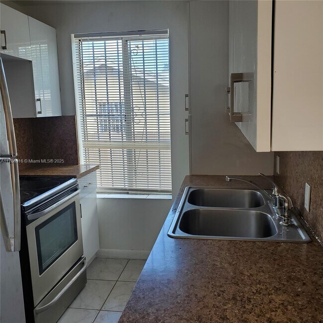 Foto del edificio - 1842 NW 19th Terrace