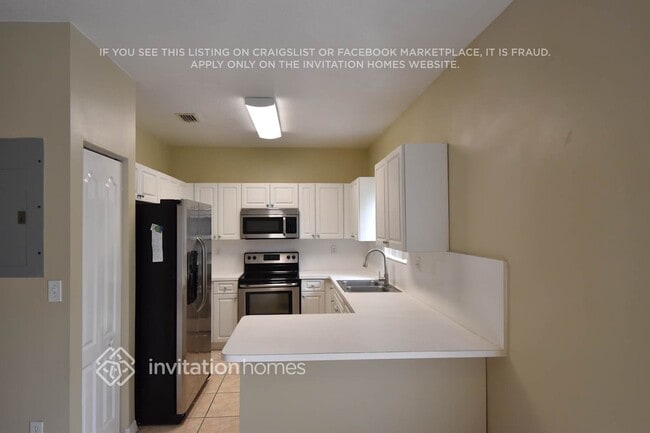 Building Photo - 14365 SW 134th Pl