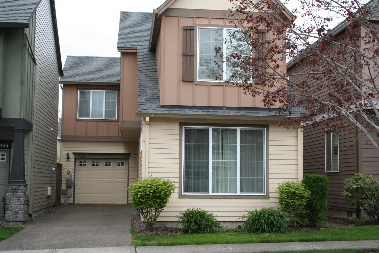 Front - 20509 SW Rosemount St