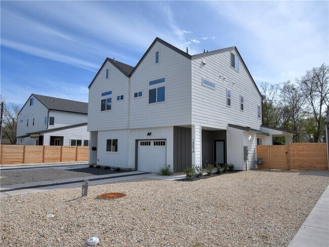 Building Photo - 1409 Casey St