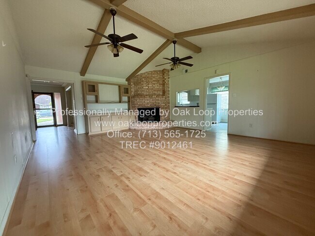 Foto del edificio - 7610 Burning Hills Dr