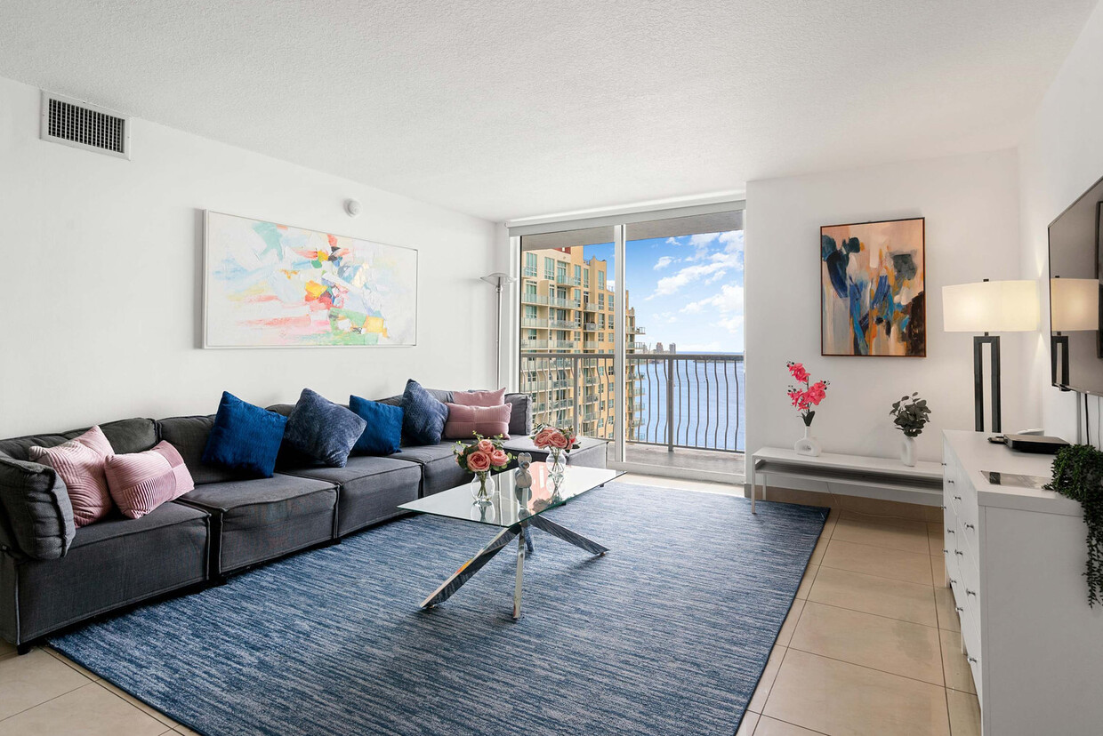 Foto principal - 1200 Brickell Bay Dr