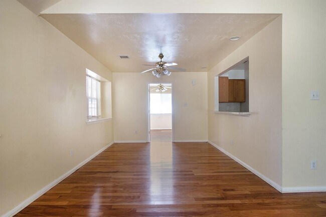 Building Photo - 1213 Lovett St