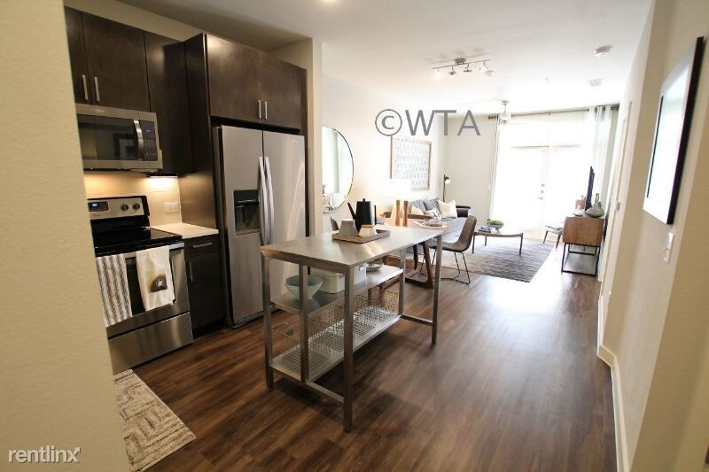 Foto principal - 826 Beebe Rd