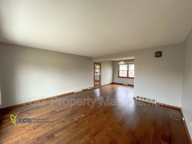 Building Photo - 623 Mason St