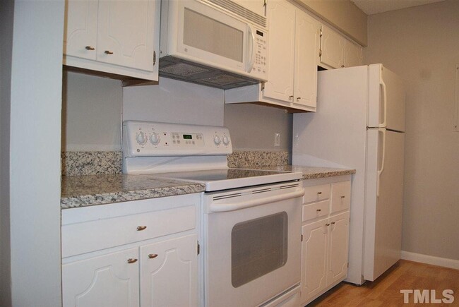 Building Photo - Room in 3 Bedroom Apartment at Edwards Mil...