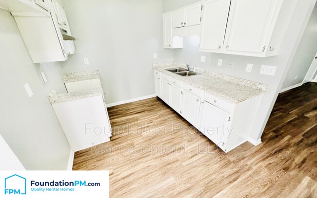 Building Photo - 3385 Lone Rock Dr