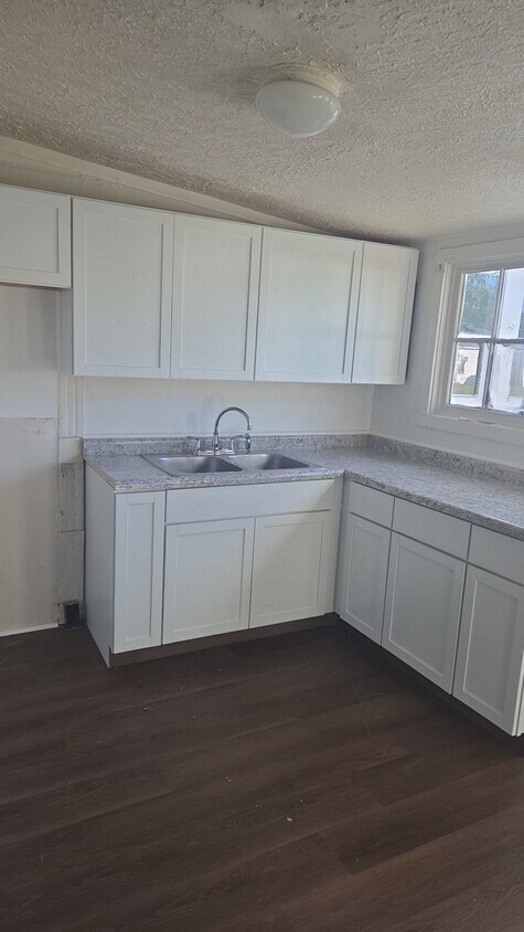 Foto principal - 469 Wood St