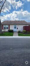 Building Photo - 1770 Queensbury Cir