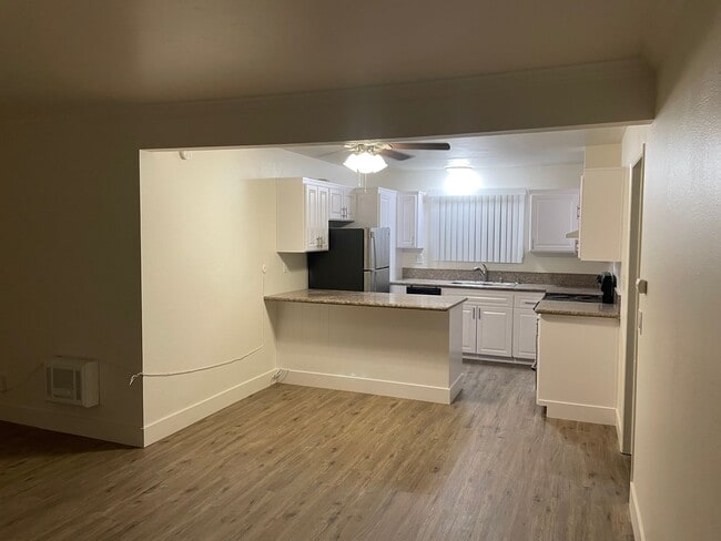 Foto del edificio - 1 Bedroom Just Blocks From the Ocean