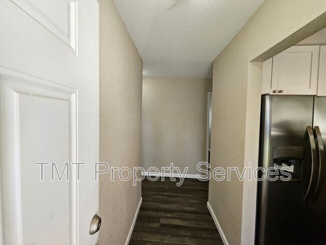 Foto del edificio - 4679 E Eastview Dr
