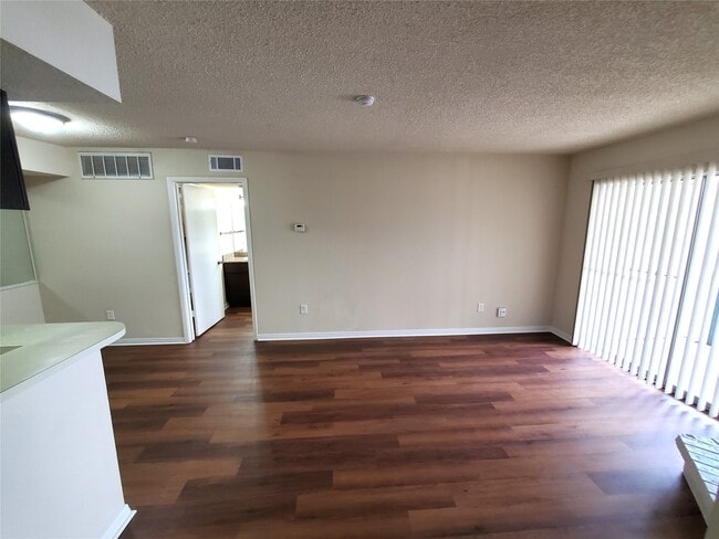 Building Photo - 250 El Dorado Blvd