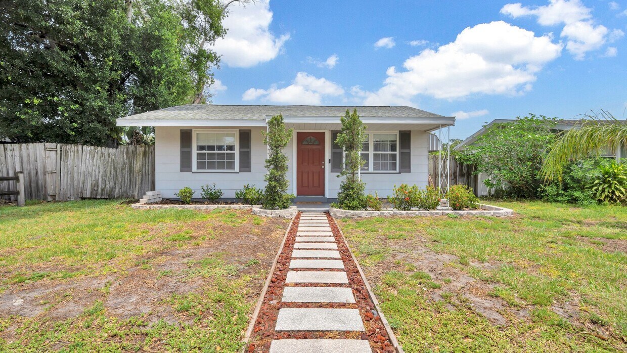 Primary Photo - Charming 2-Bed/1-Bath Home in North St. Pe...