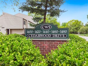 Building Photo - 1328 Cedarwood Dr