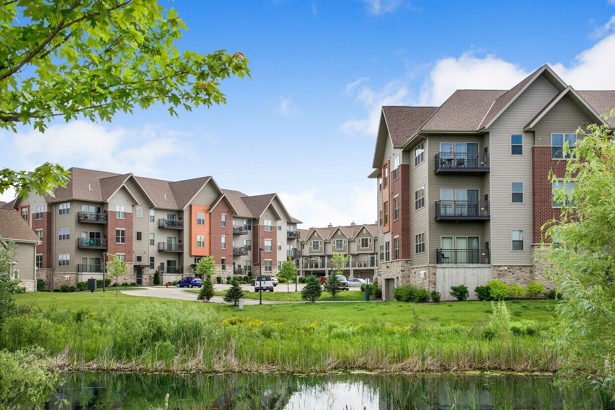 Exterior de los edificios de The Woodlands - The Woodlands Apartments