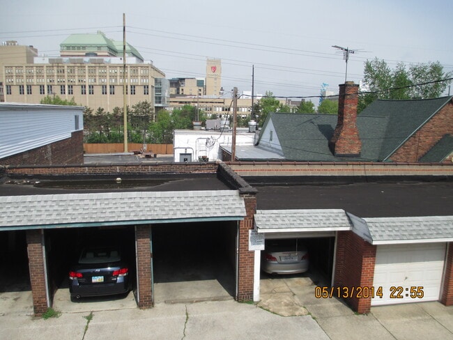 Garages - 2208 Murray Hill Rd