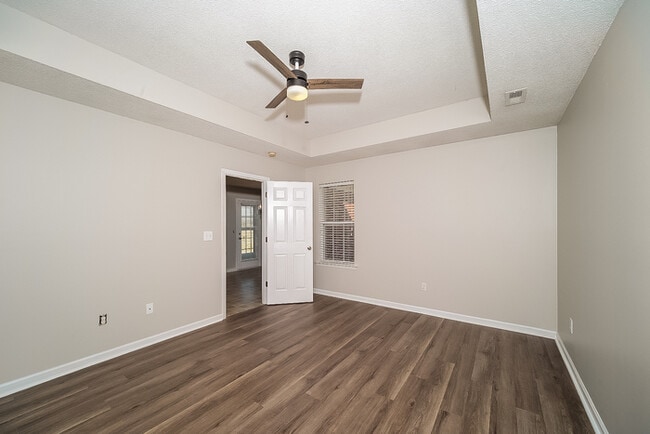 Building Photo - 467 Shady Ln