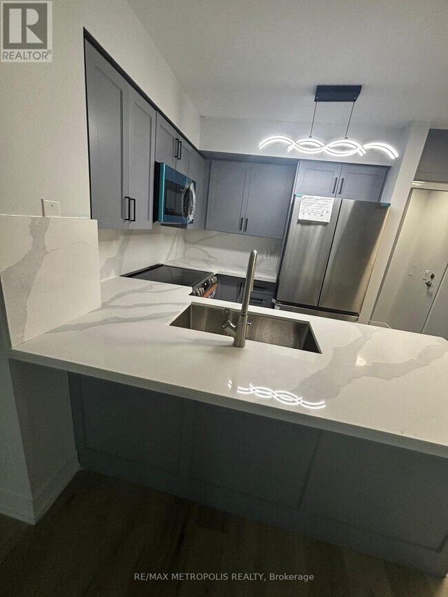 Building Photo - 30 Grand Trunk Crescent